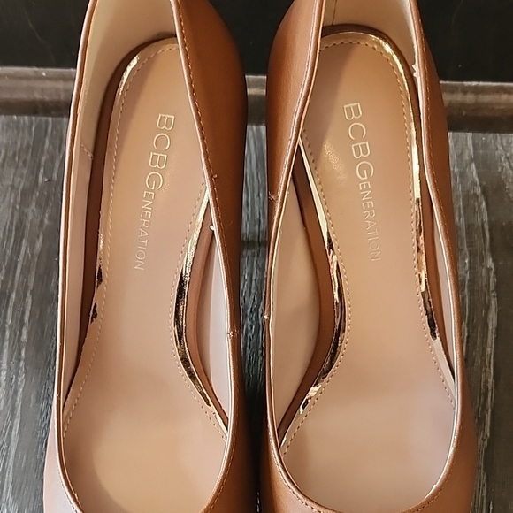 Elegant BCBGeneration Heels - Picture 5 of 8